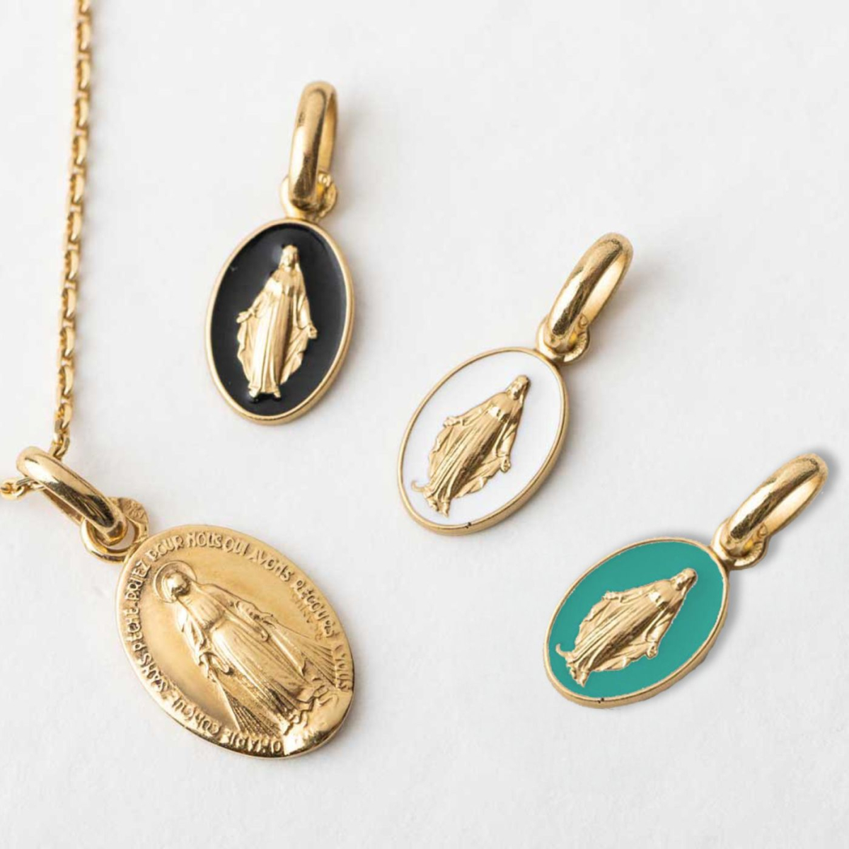 Miraculous medal - Yellow gold - 18 mm - Arthus Bertrand