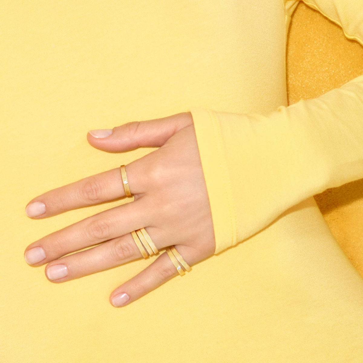 Yellow Gold Ruban Ring, view on a mannequin